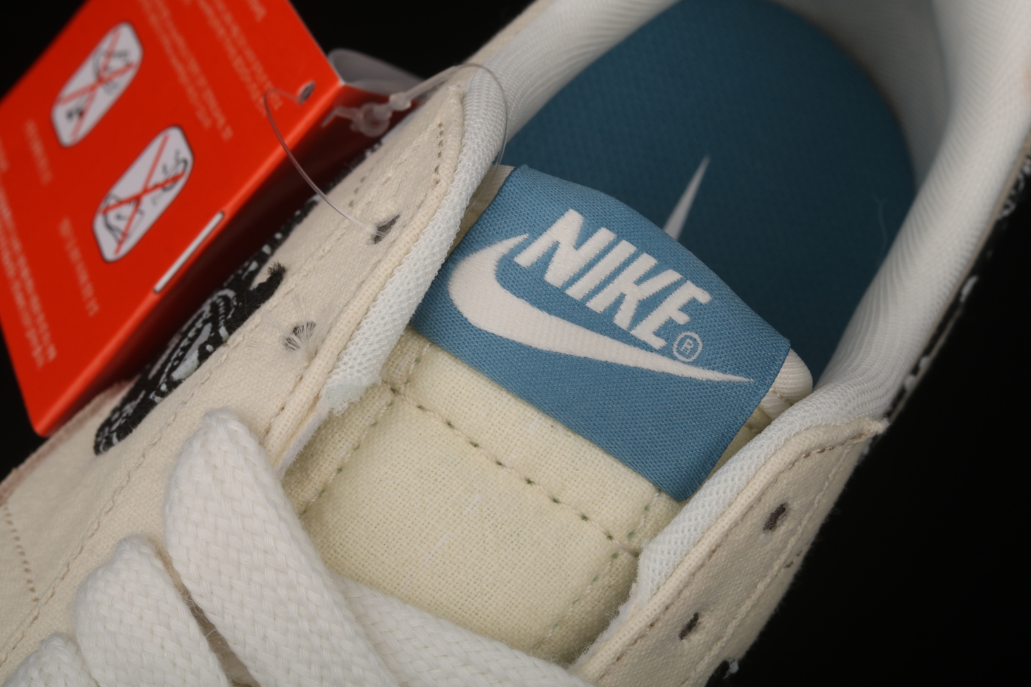 Nike Blazer Low Paisley Swoosh DJ4665-100