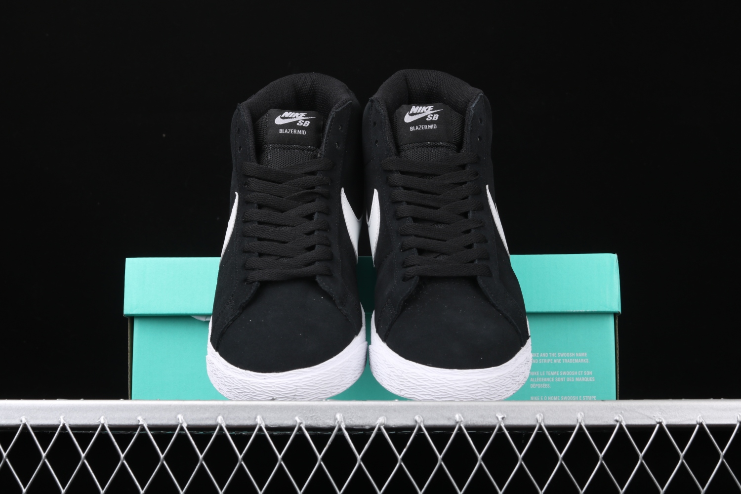 Nike SB Zoom Blazer Mid Black White 864349-002