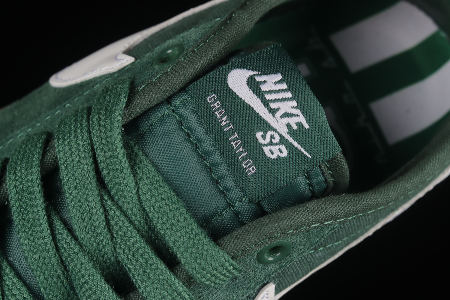 Nike SB Zoom Blazer Low Pro GT Green/White-Gum DC0603-300