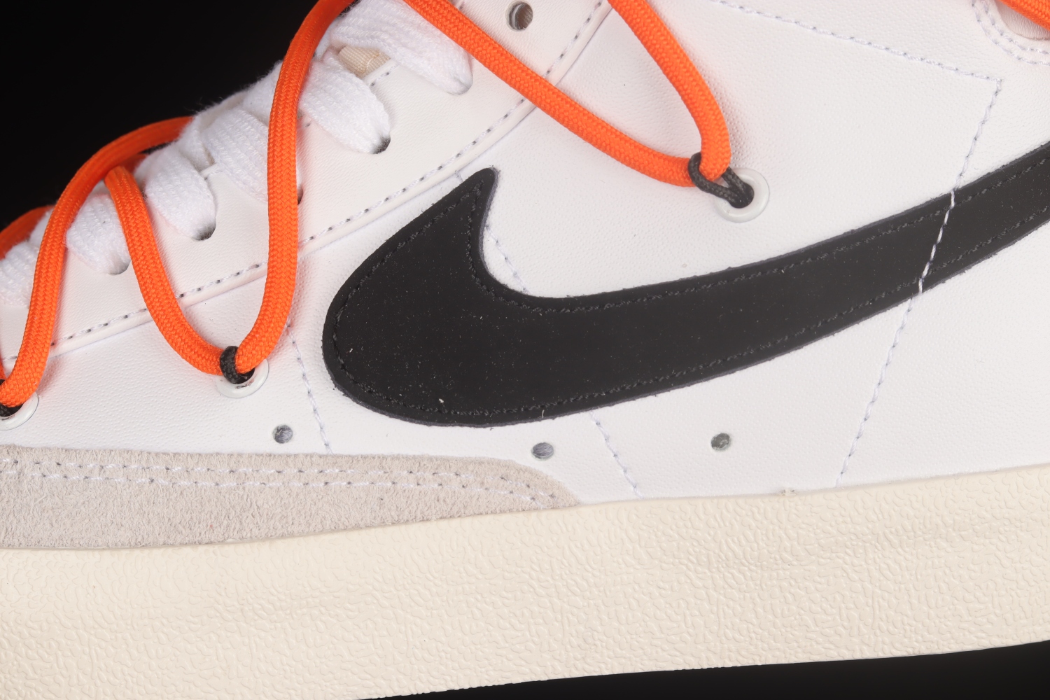 Nike Blazer Mid 77 Vintage White Black BQ6806-100