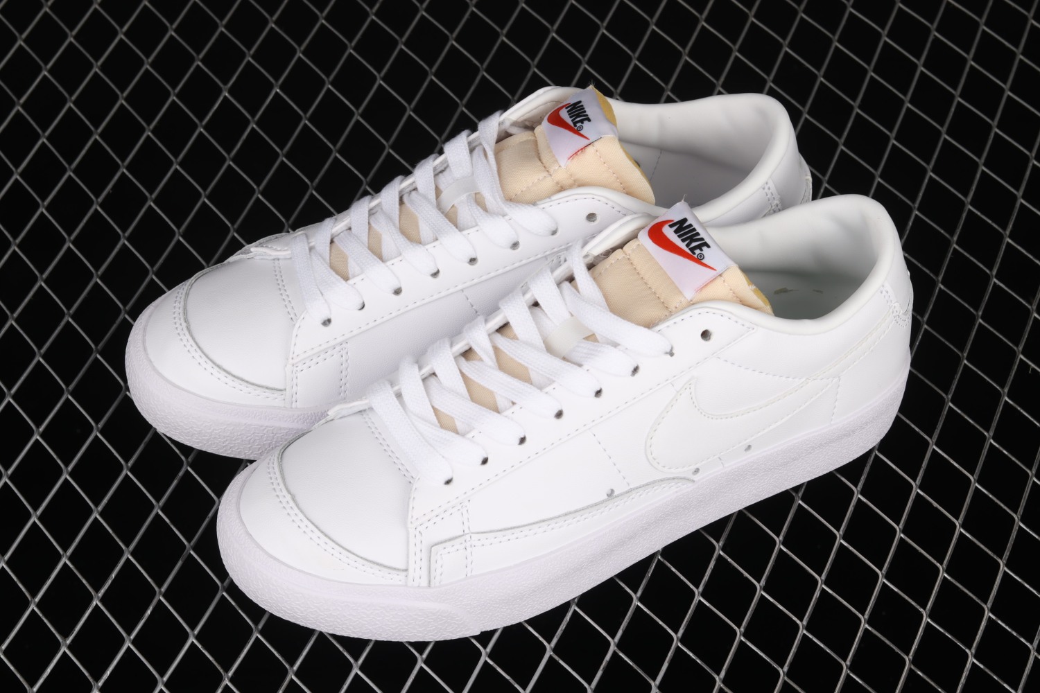 Nike Blazer Low 77 White (W) DC4769-101