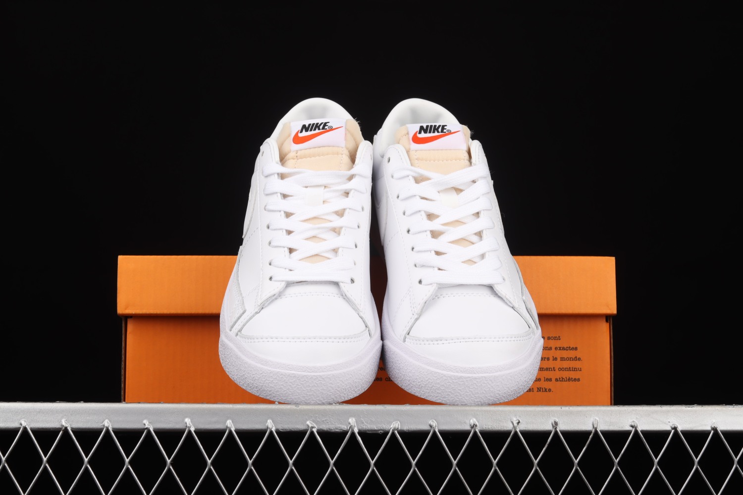 Nike Blazer Low 77 White (W) DC4769-101
