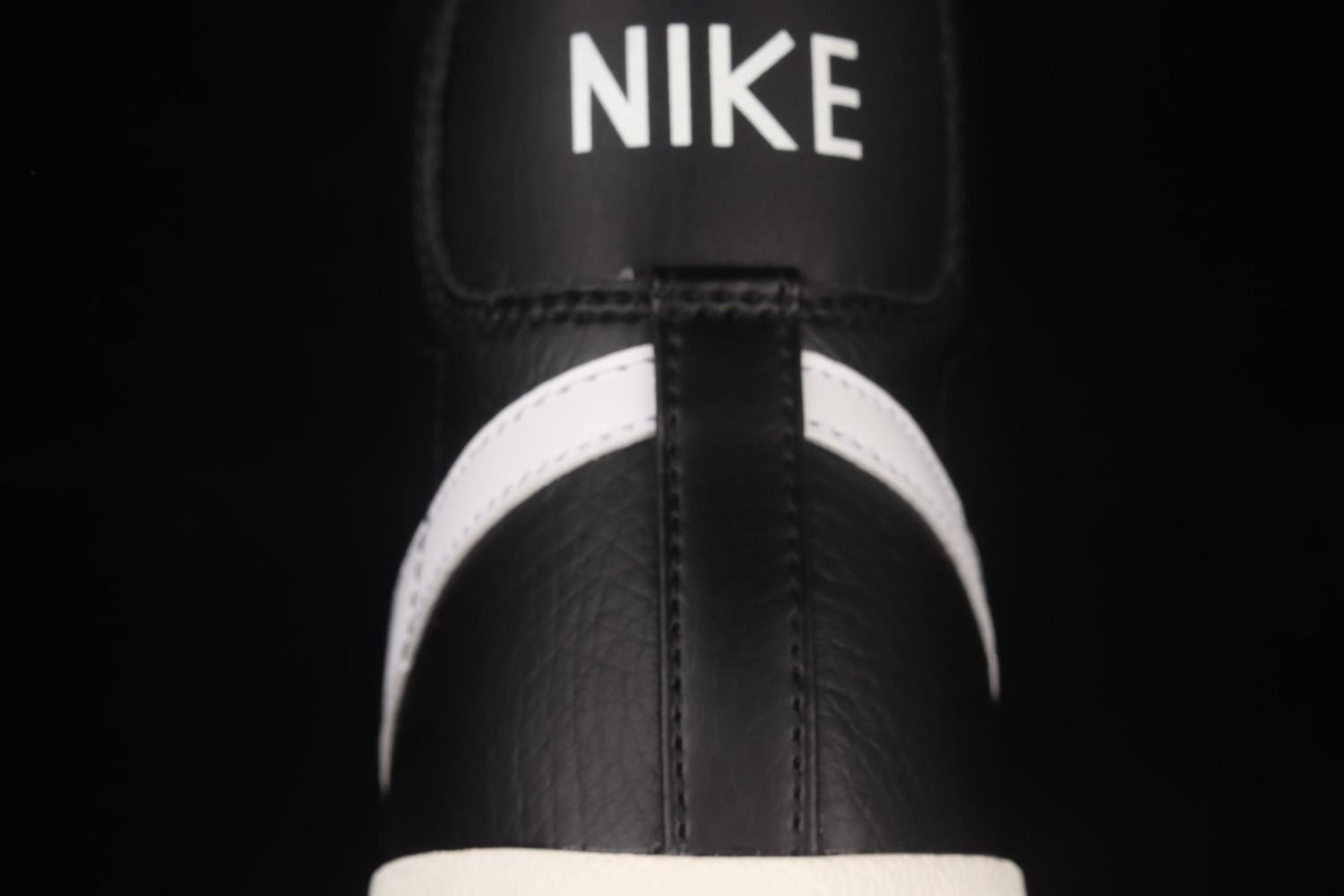 Nike Blazer Mid 77 Vintage Black Sail BQ6806-002