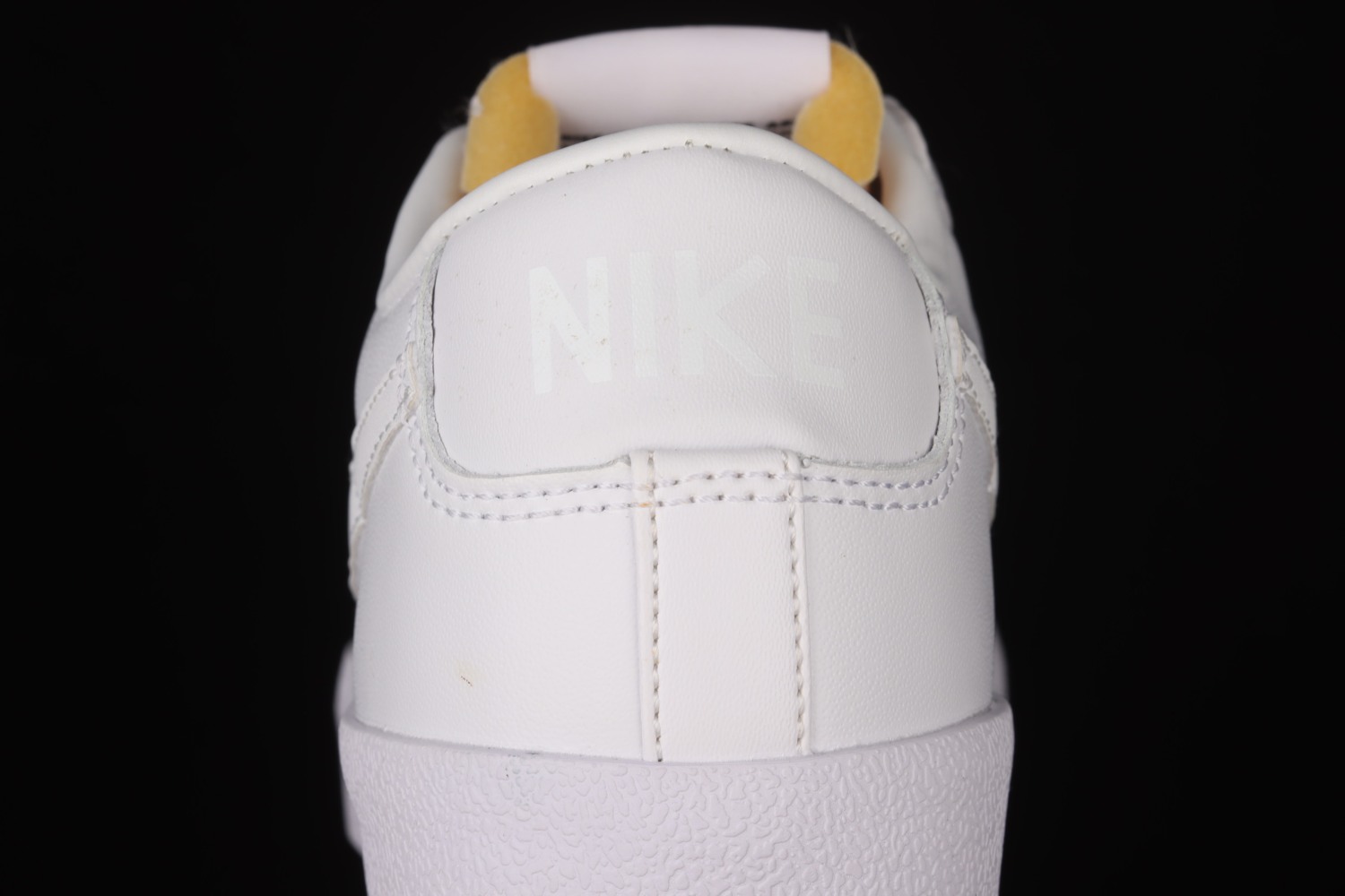 Nike Blazer Low 77 White (W) DC4769-101