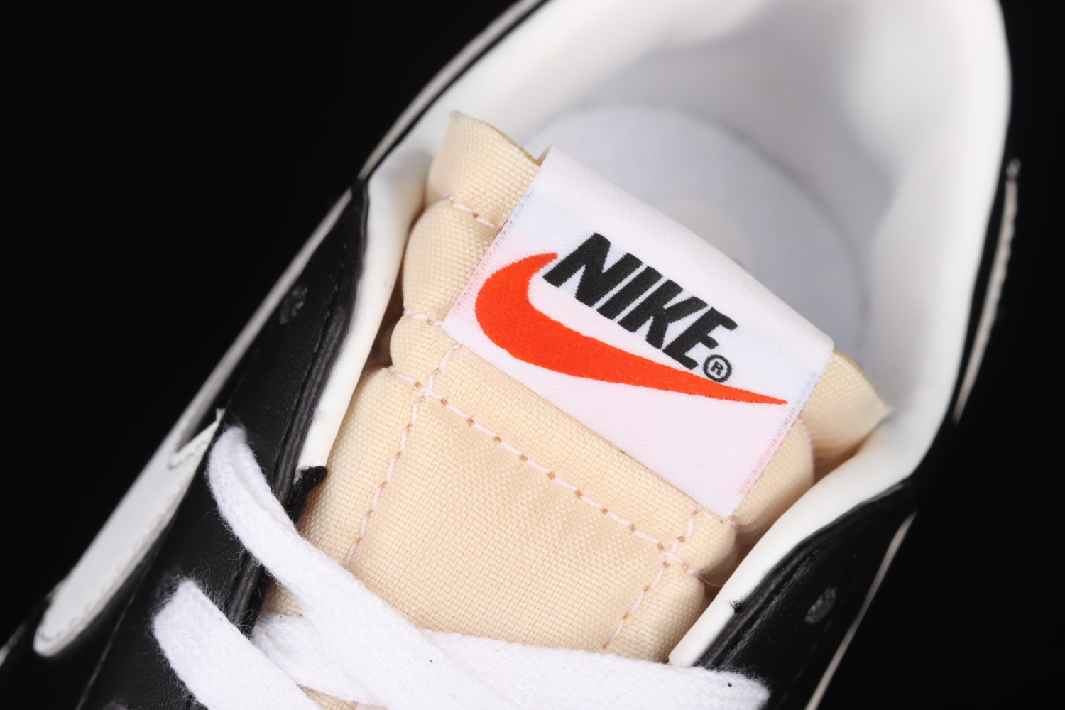 Nike Blazer Low Premium Vintage Suede Black White  538402-004