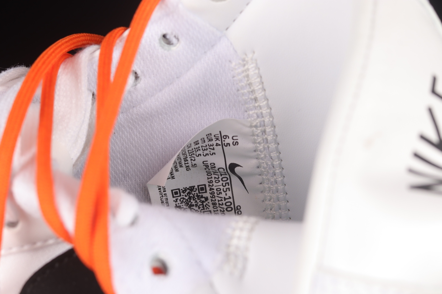 Nike Blazer Mid 77 Vintage White Black BQ6806-100
