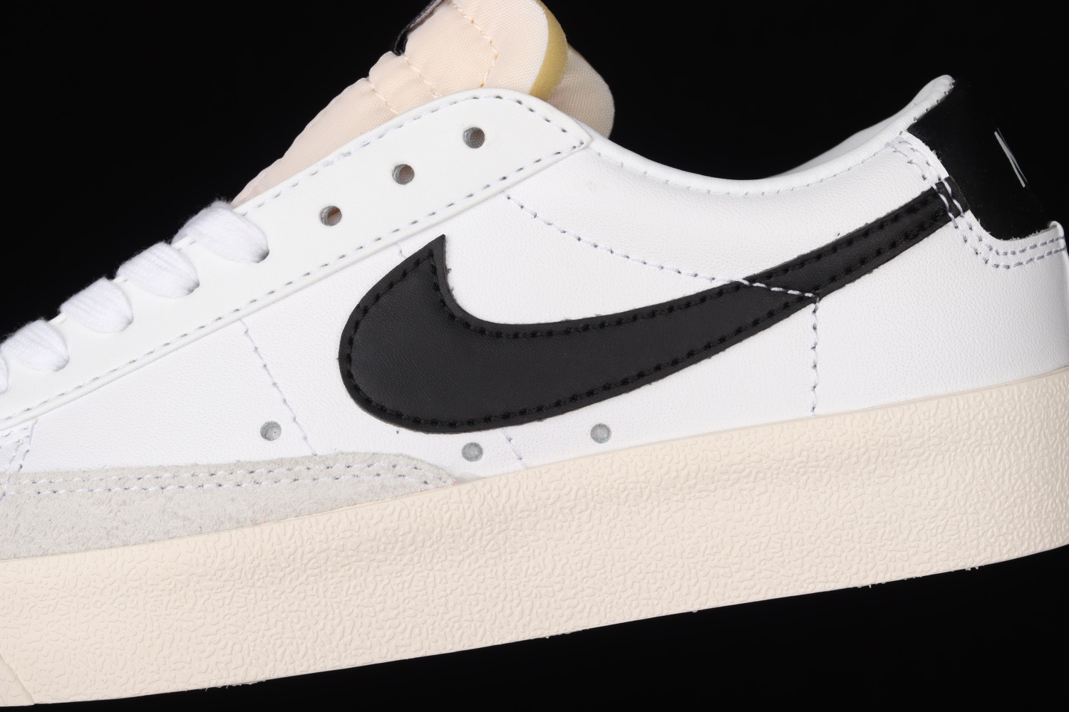 Nike Blazer Low White DC4769-102