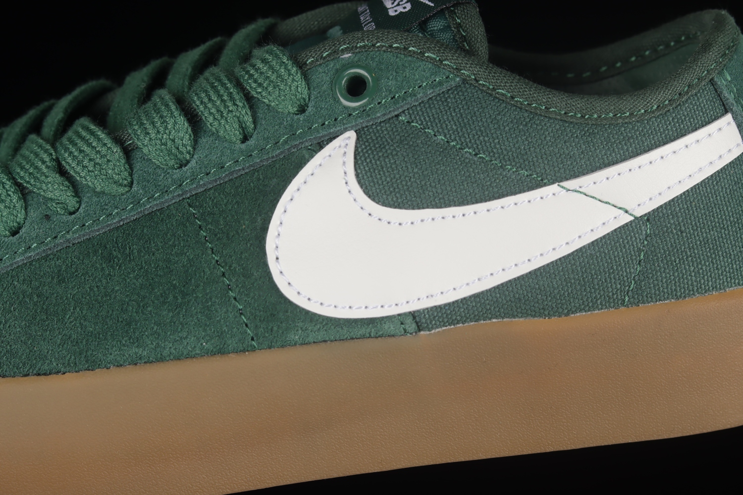 Nike SB Zoom Blazer Low Pro GT Green/White-Gum DC0603-300