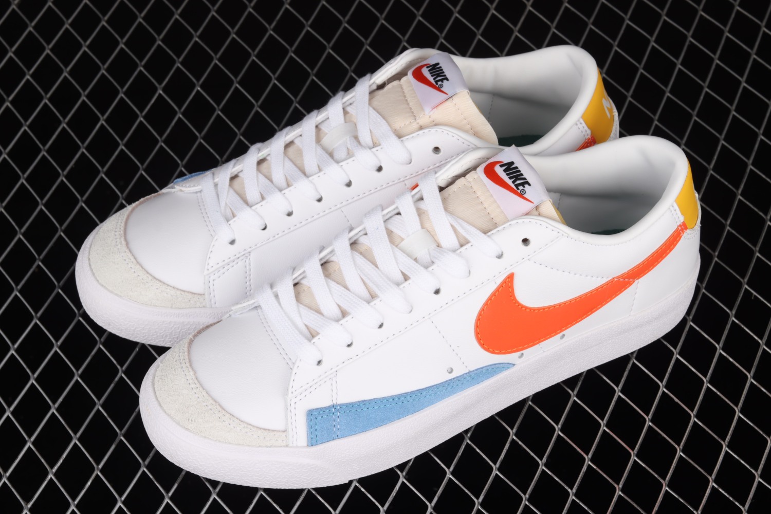 Nike Wmns Blazer Low ´77 DC4769-105