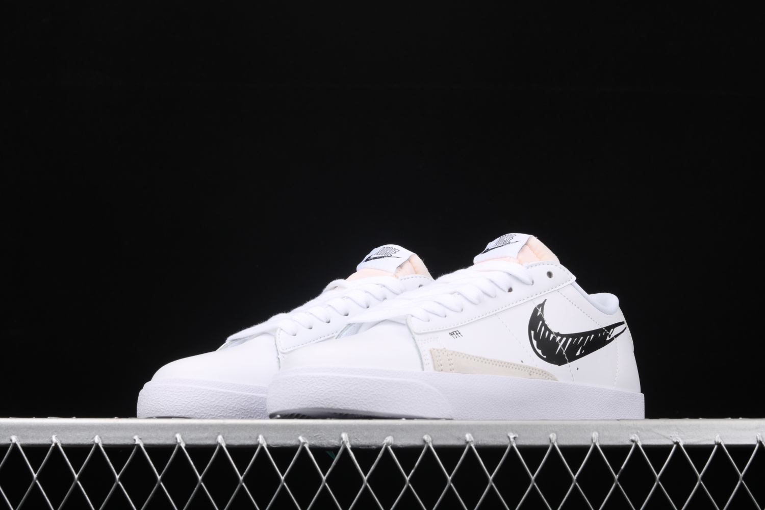 Nike Blazer Mid QS HH White Black BQ4808-101