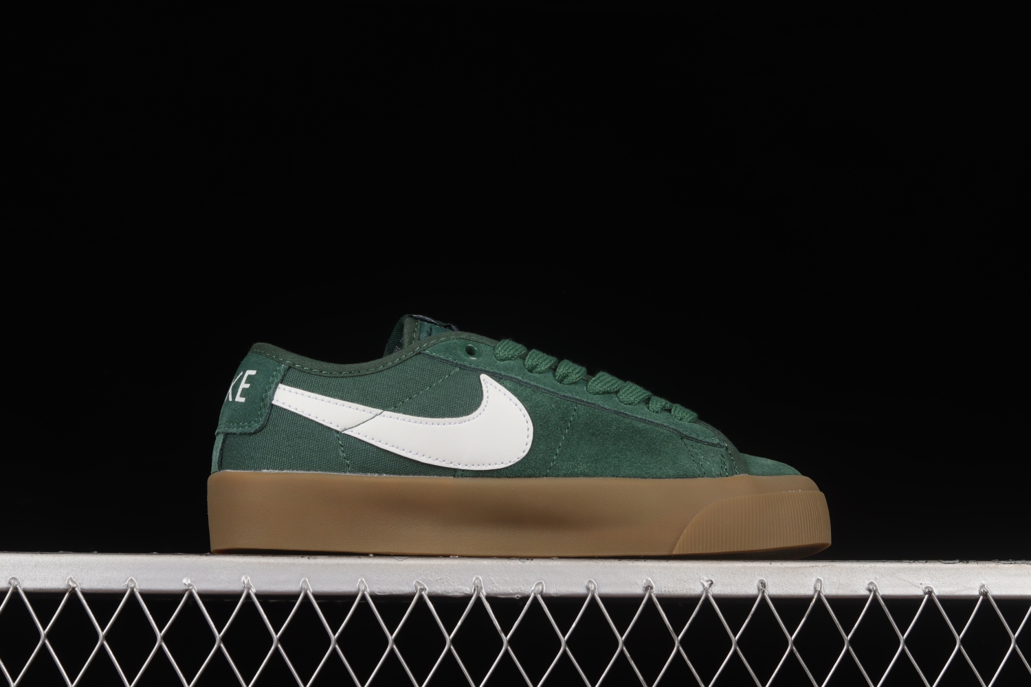 Nike SB Zoom Blazer Low Pro GT Green/White-Gum DC0603-300