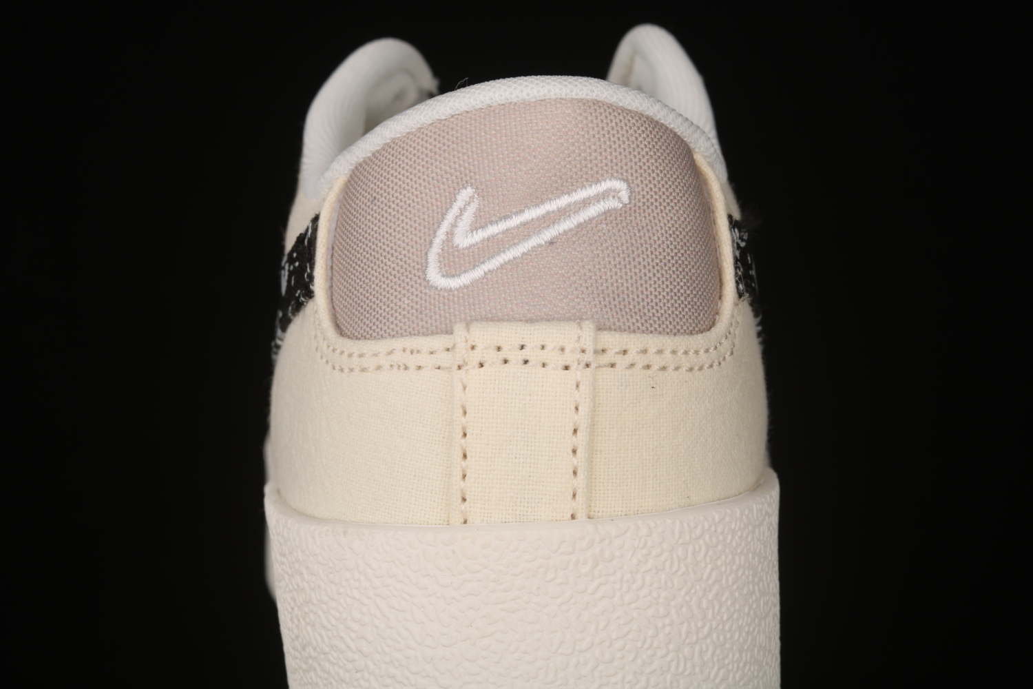 Nike Blazer Low Paisley Swoosh DJ4665-100
