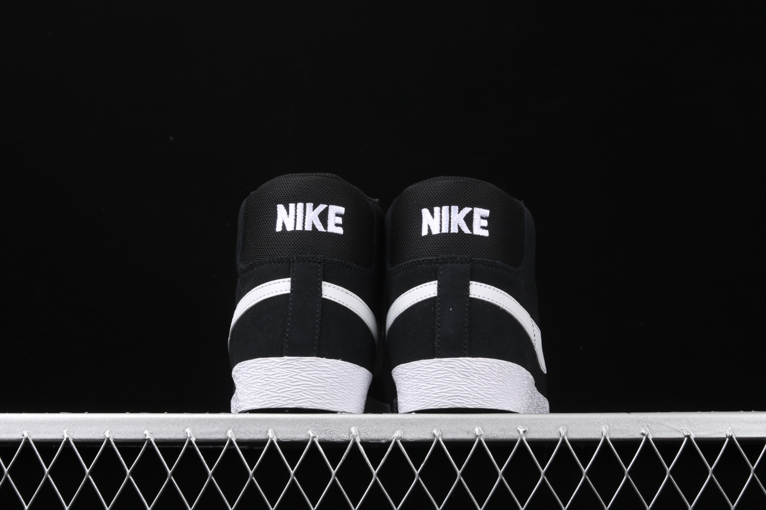 Nike SB Zoom Blazer Mid Black White 864349-002