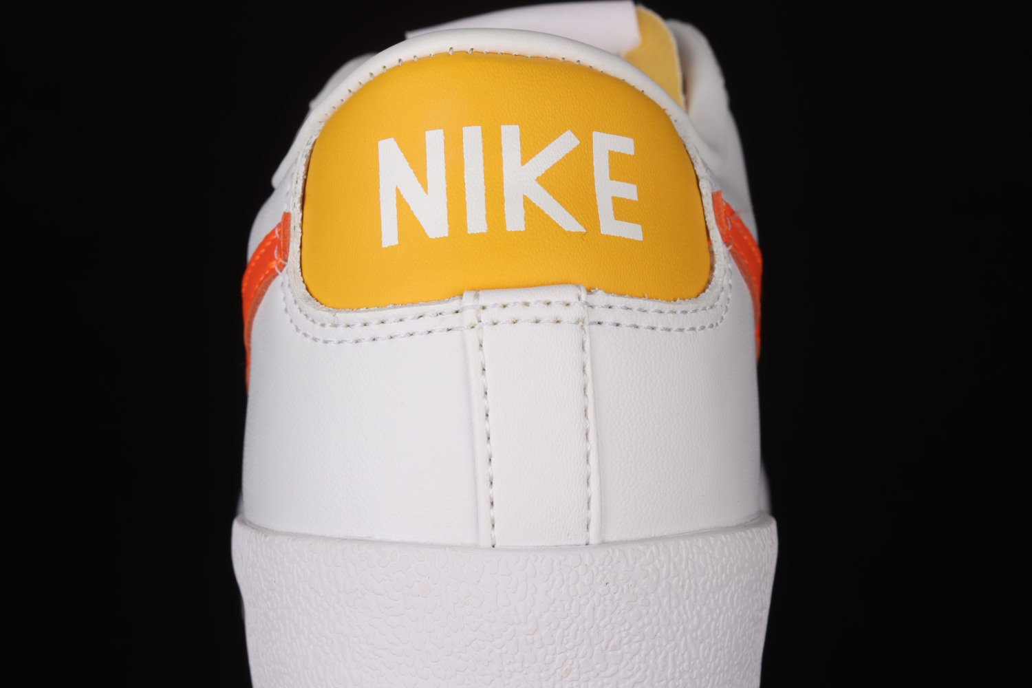 Nike Wmns Blazer Low ´77 DC4769-105