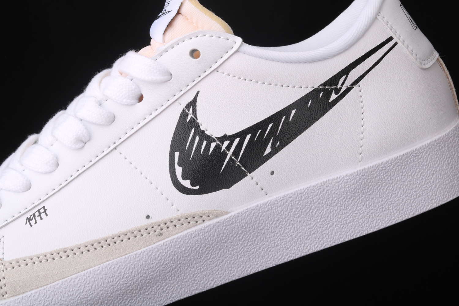 Nike Blazer Mid QS HH White Black BQ4808-101