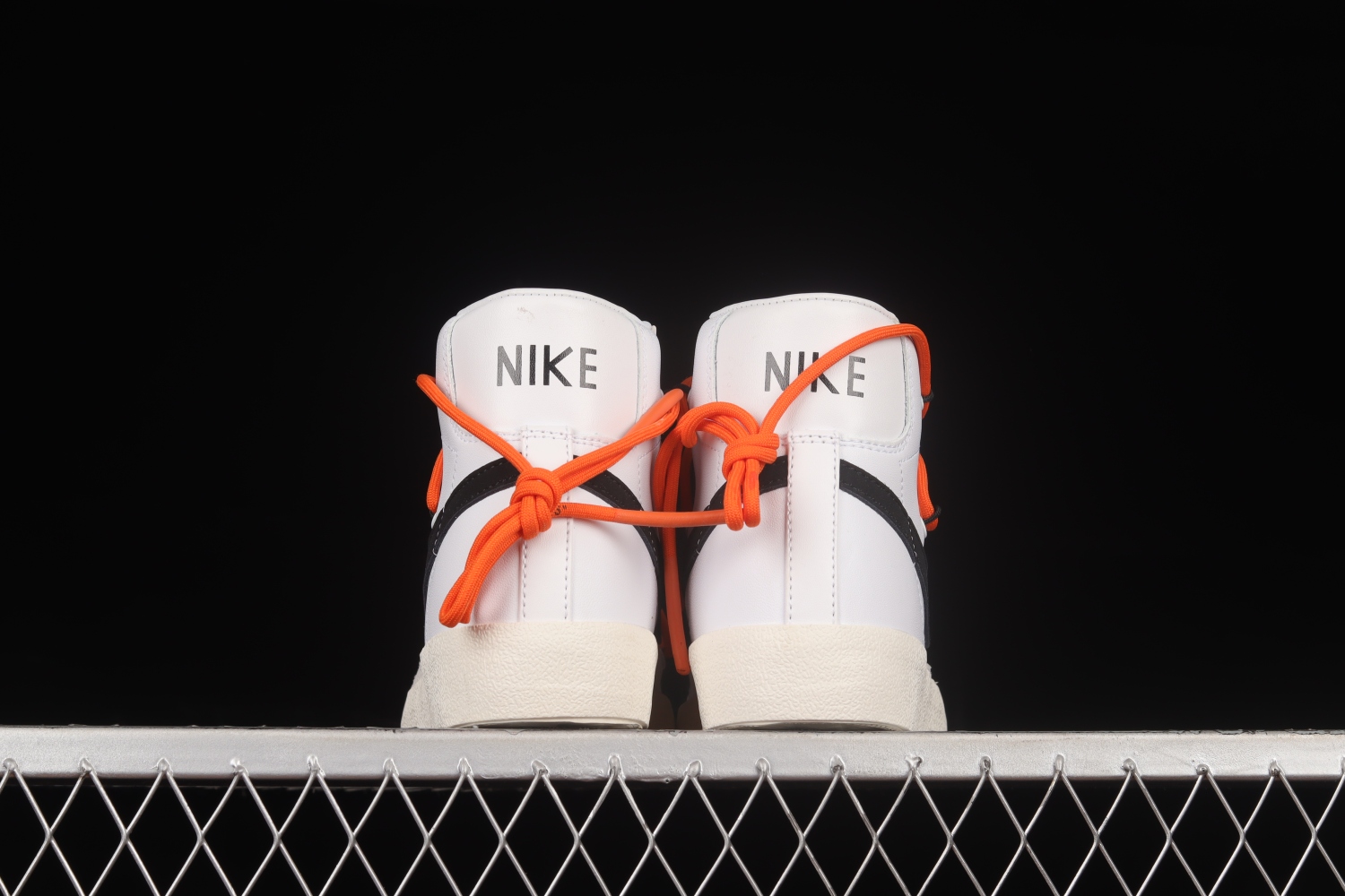 Nike Blazer Mid 77 Vintage White Black BQ6806-100