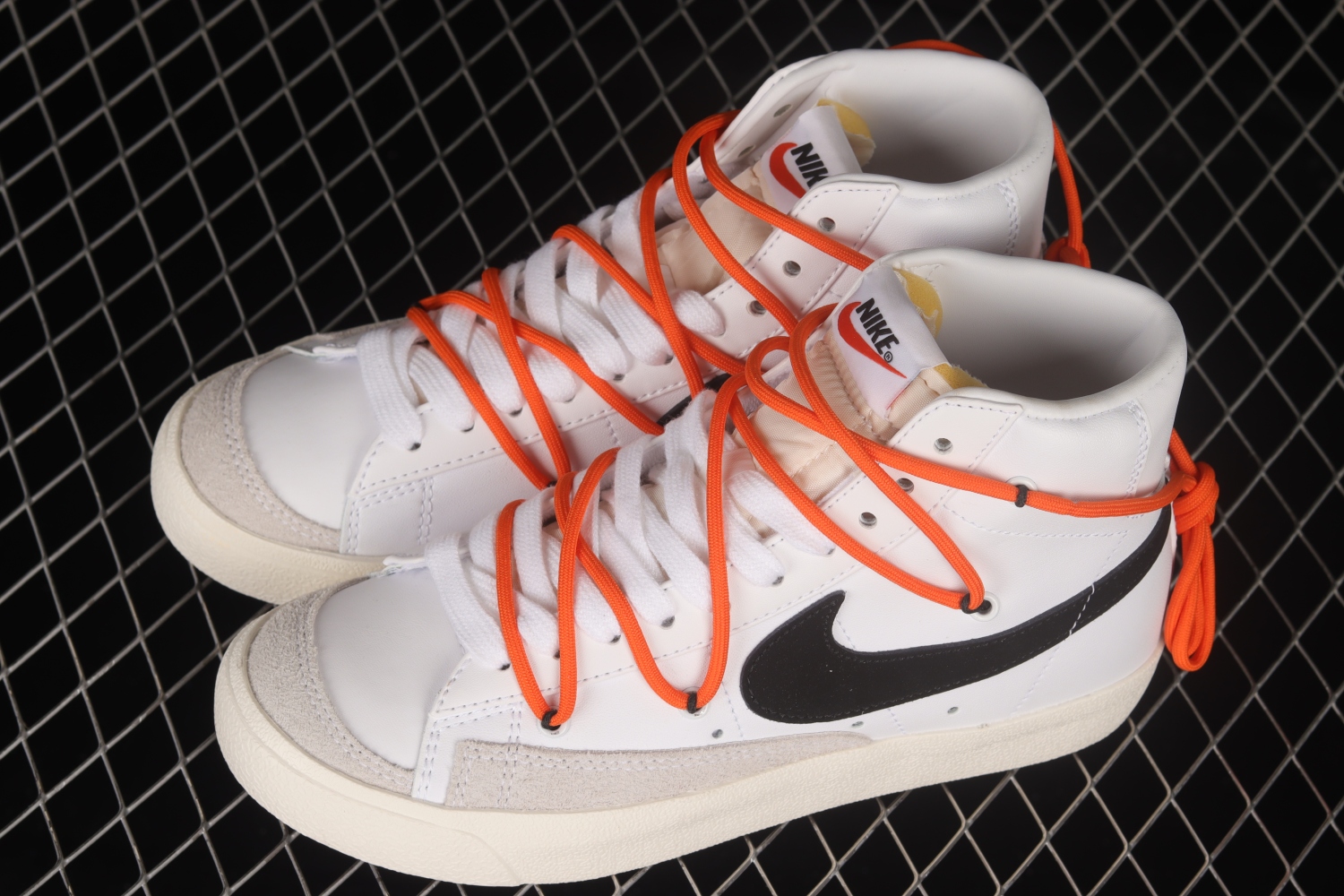 Nike Blazer Mid 77 Vintage White Black BQ6806-100