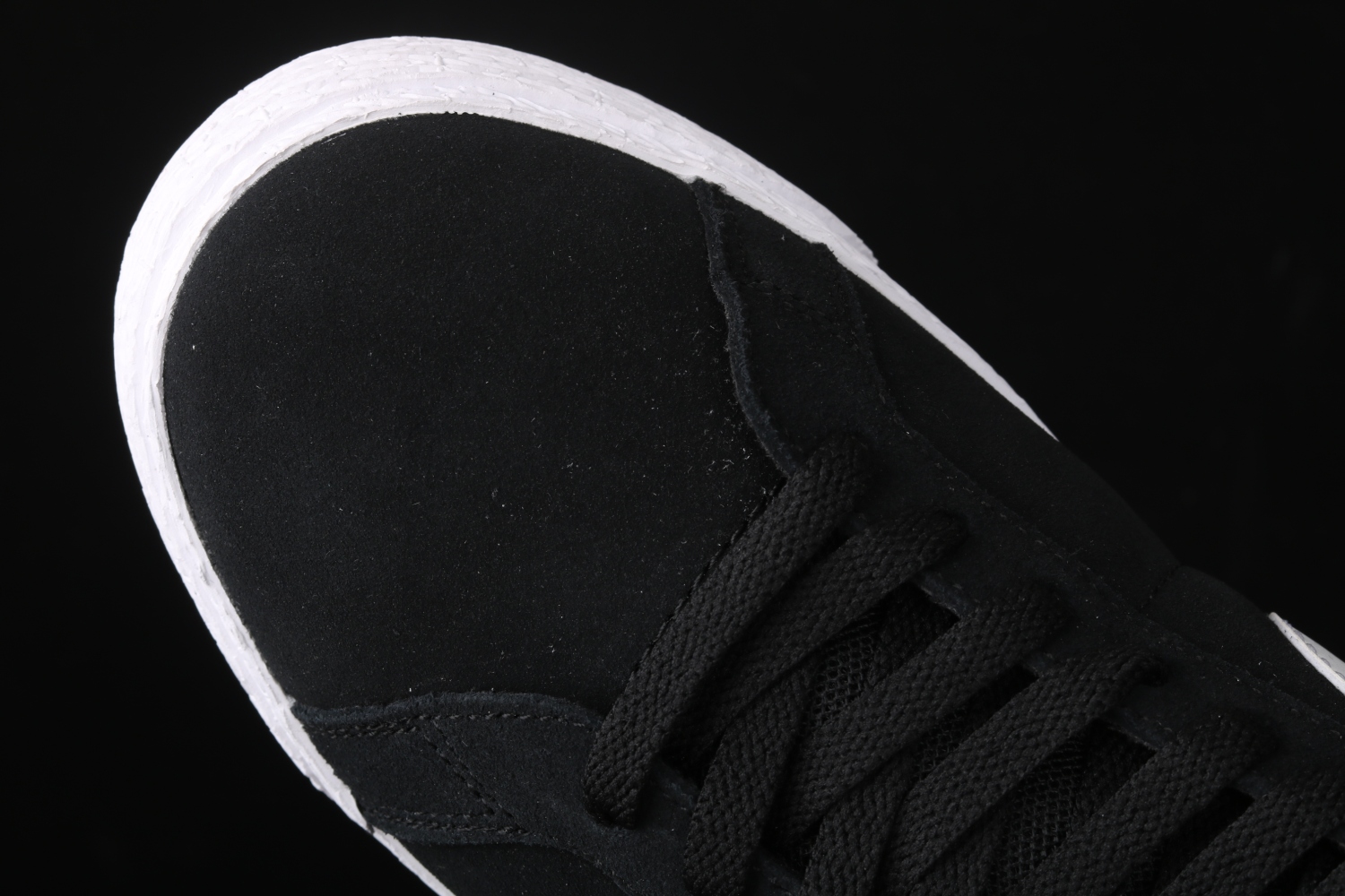 Nike SB Zoom Blazer Mid Black White 864349-002