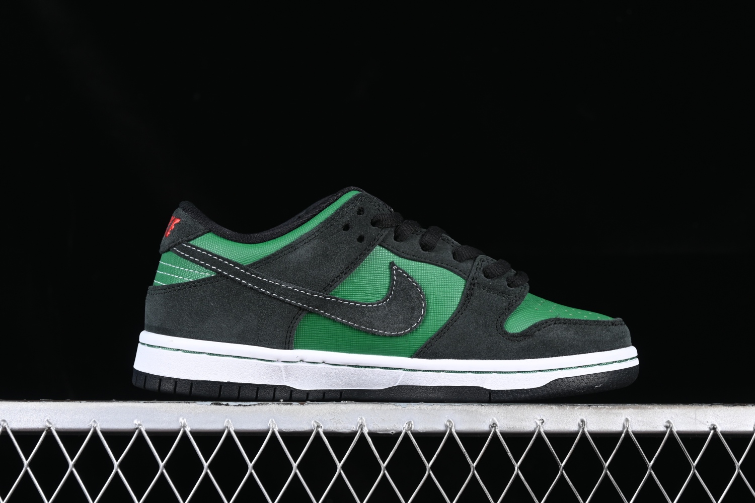 Nike SB Dunk Low Pine Green Black 313170-306