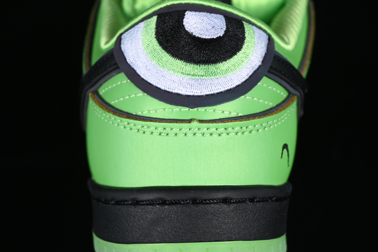 The Powerpuff Girls x Nk SB Dunk Low  FZ8319-300