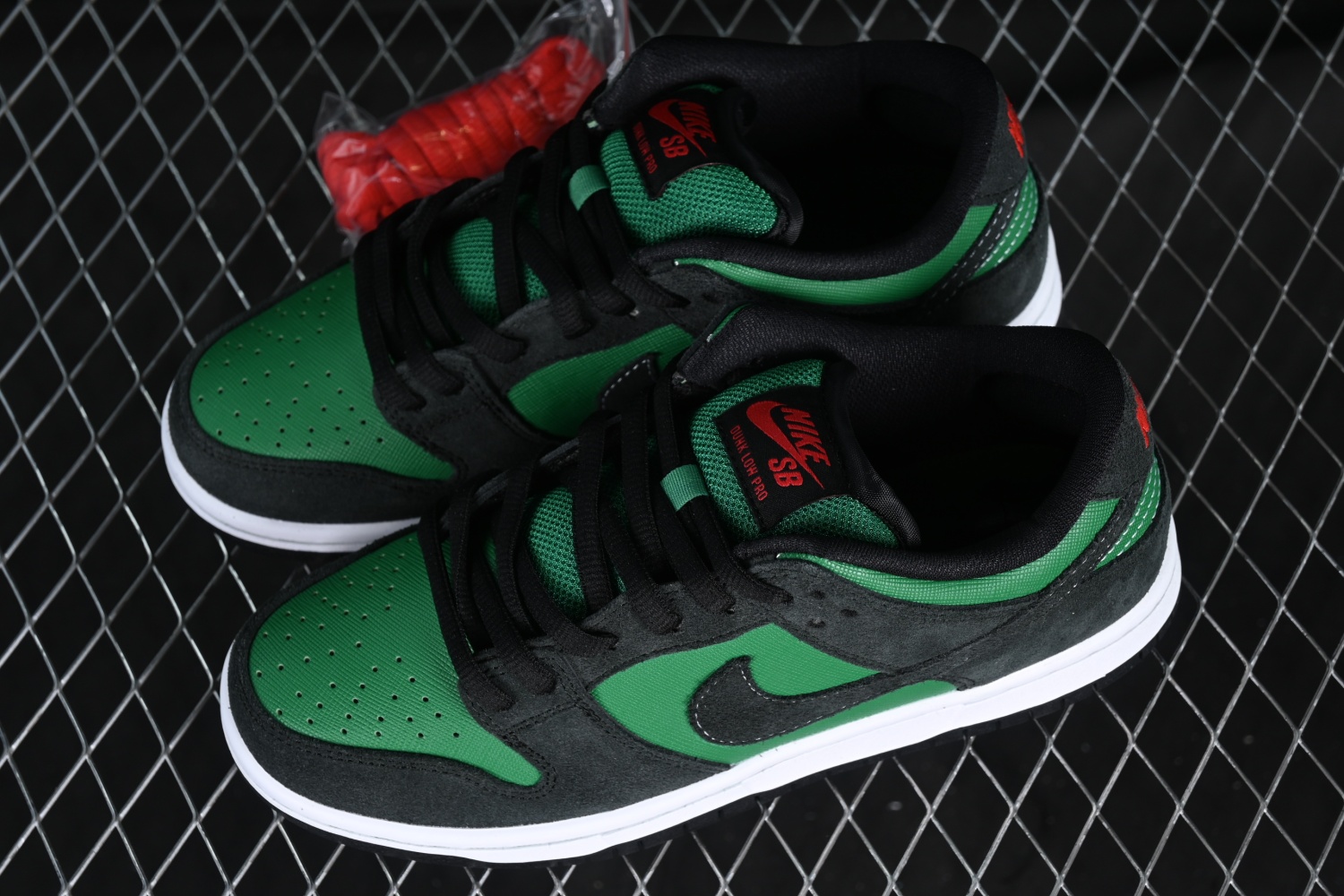 Nike SB Dunk Low Pine Green Black 313170-306