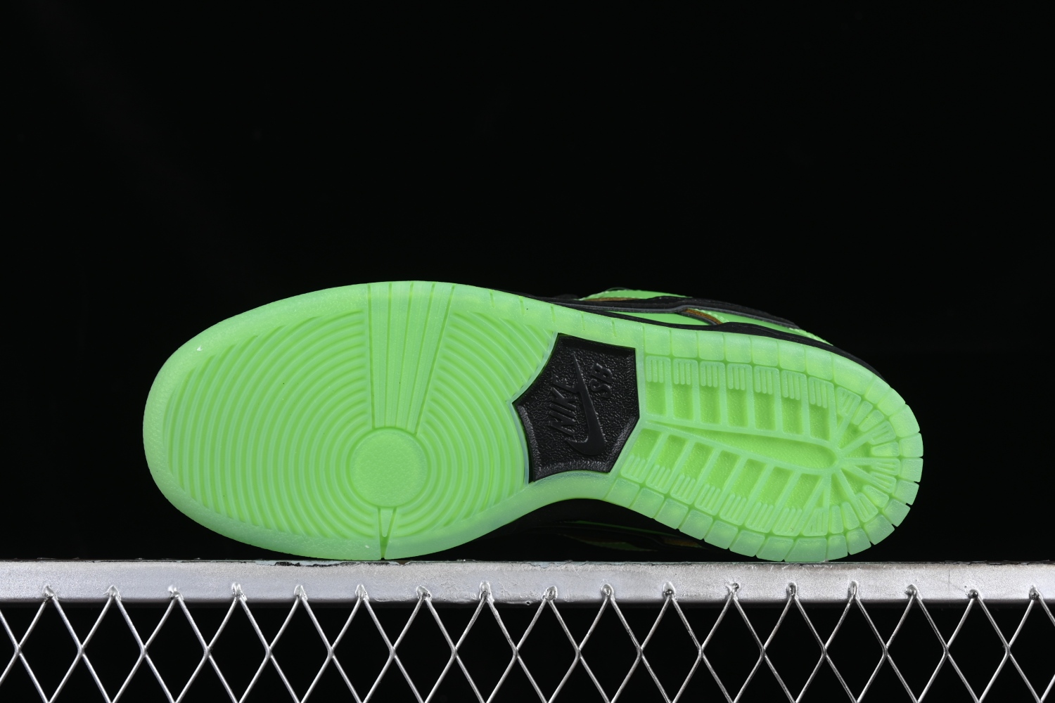 The Powerpuff Girls x Nk SB Dunk Low  FZ8319-300