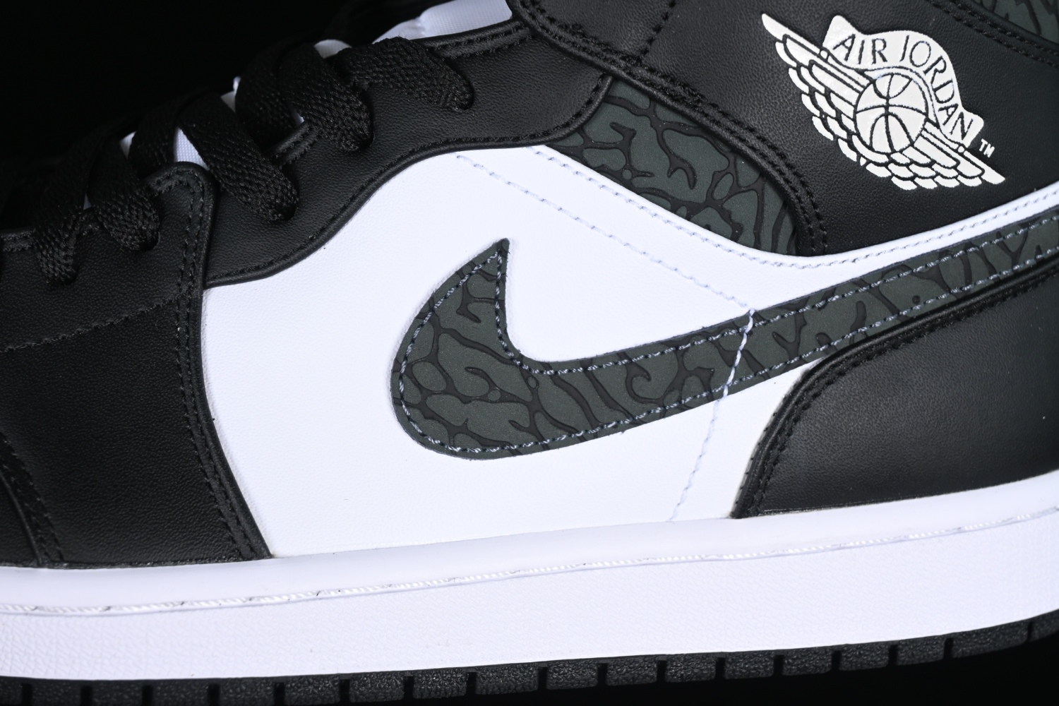 Jordan 1 Mid SE Panda Elephant  FB9911-001