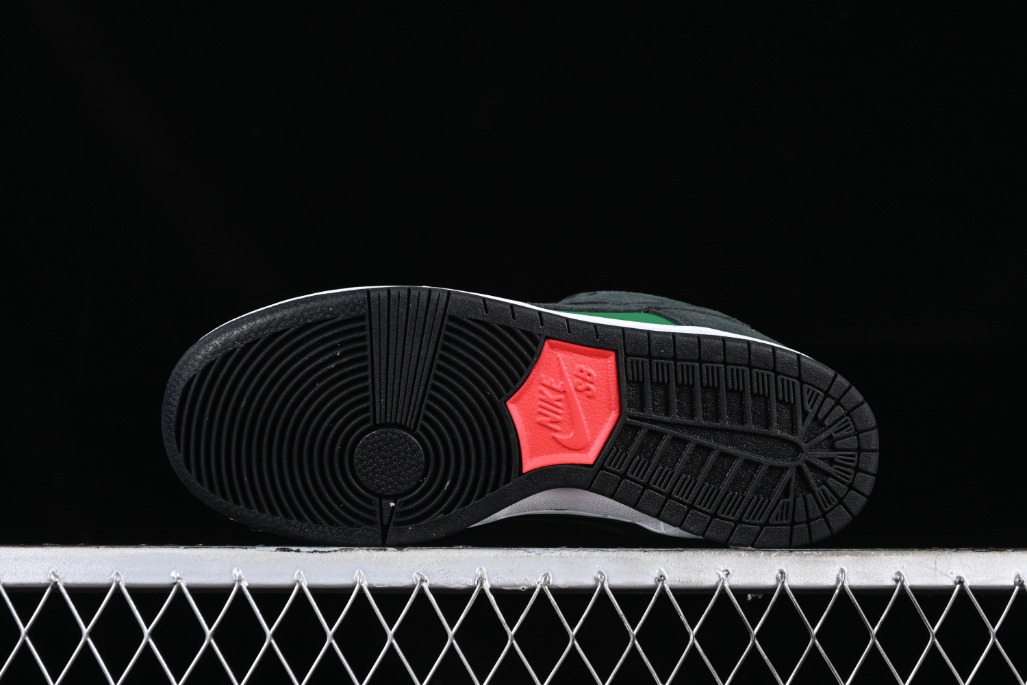 Nike SB Dunk Low Pine Green Black 313170-306