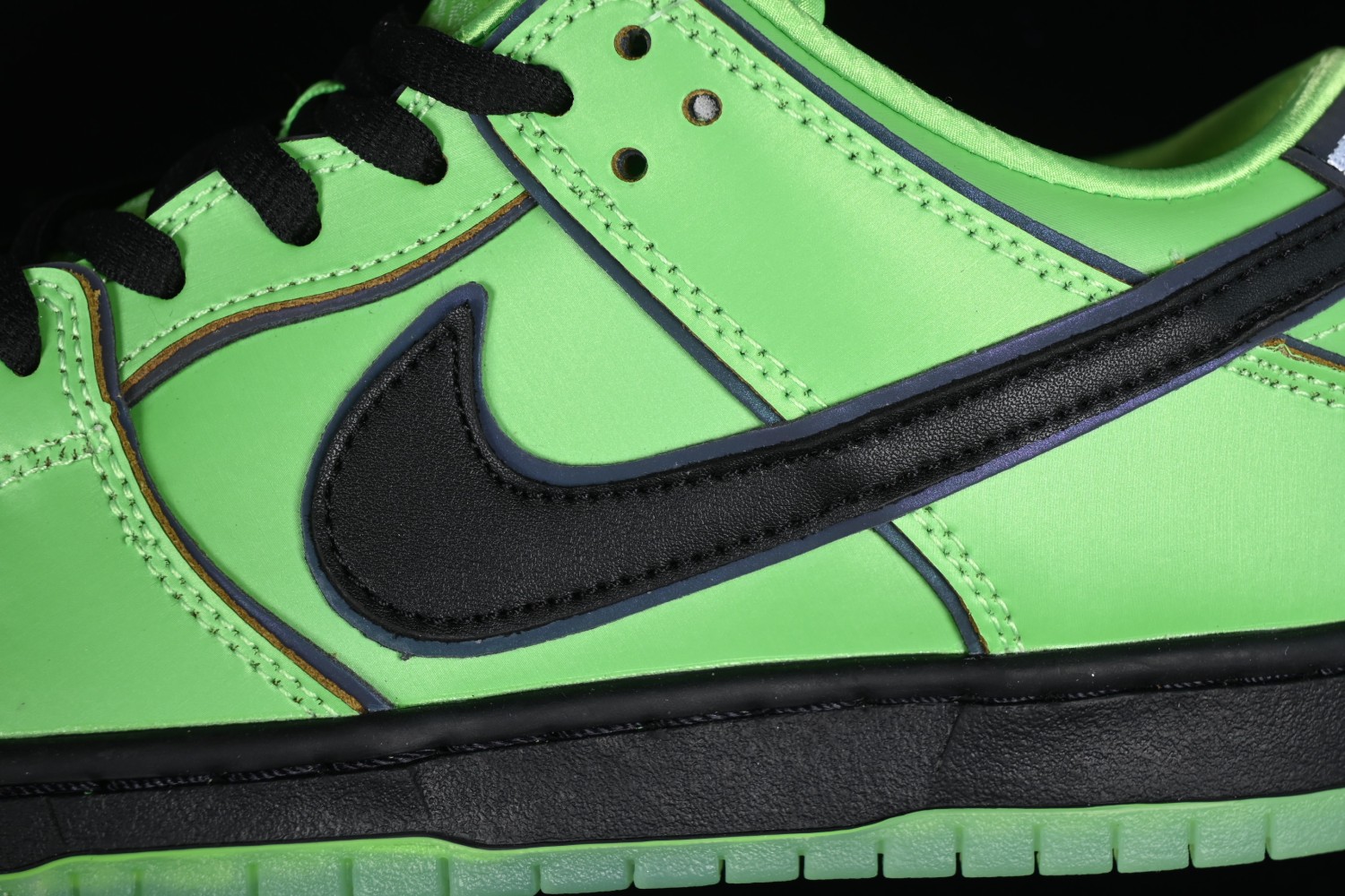 The Powerpuff Girls x Nk SB Dunk Low  FZ8319-300