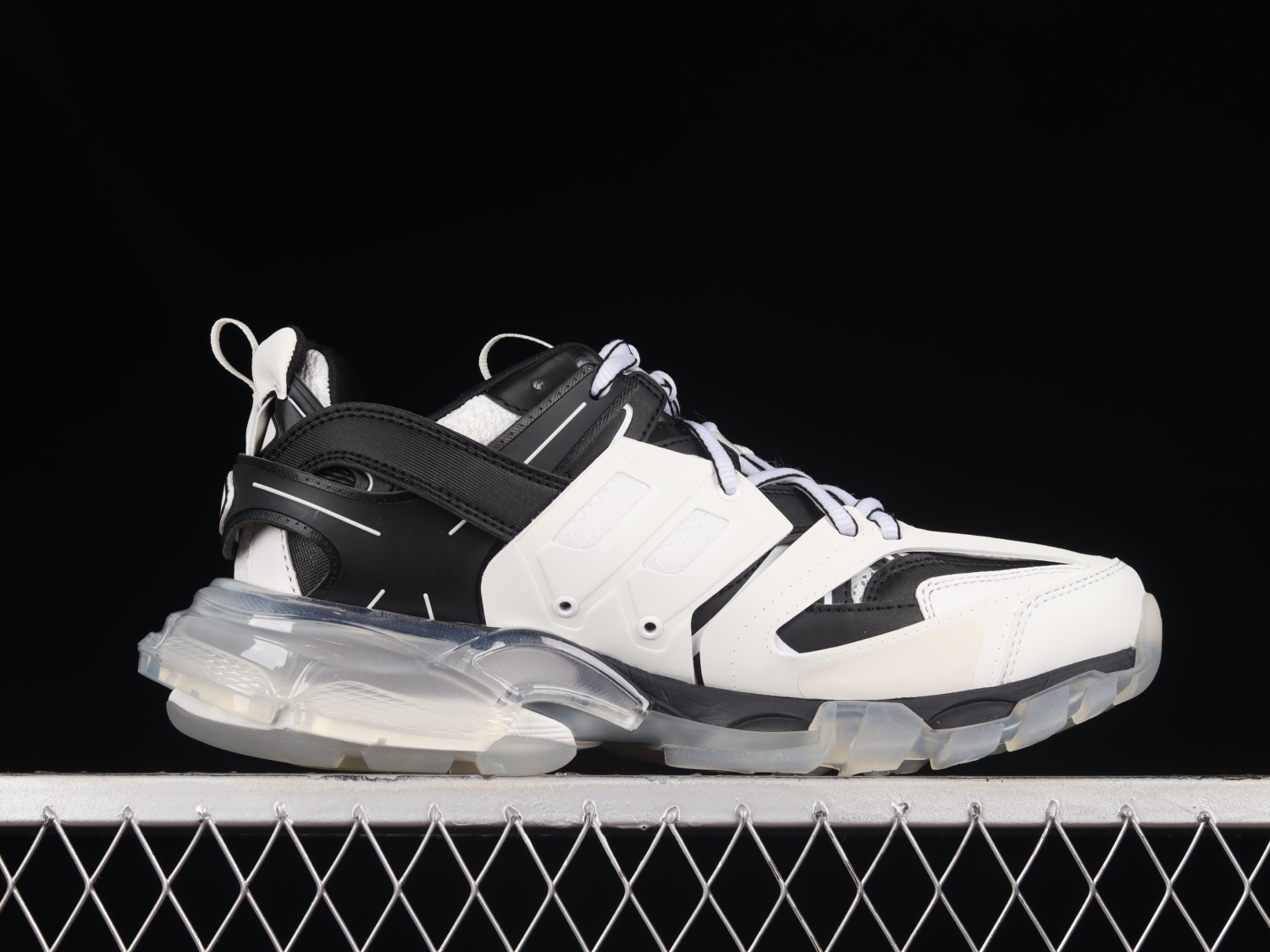 Bal**ci*ga Track Clear Sole White/Black (W) -  647741-W3BZ2-9010
