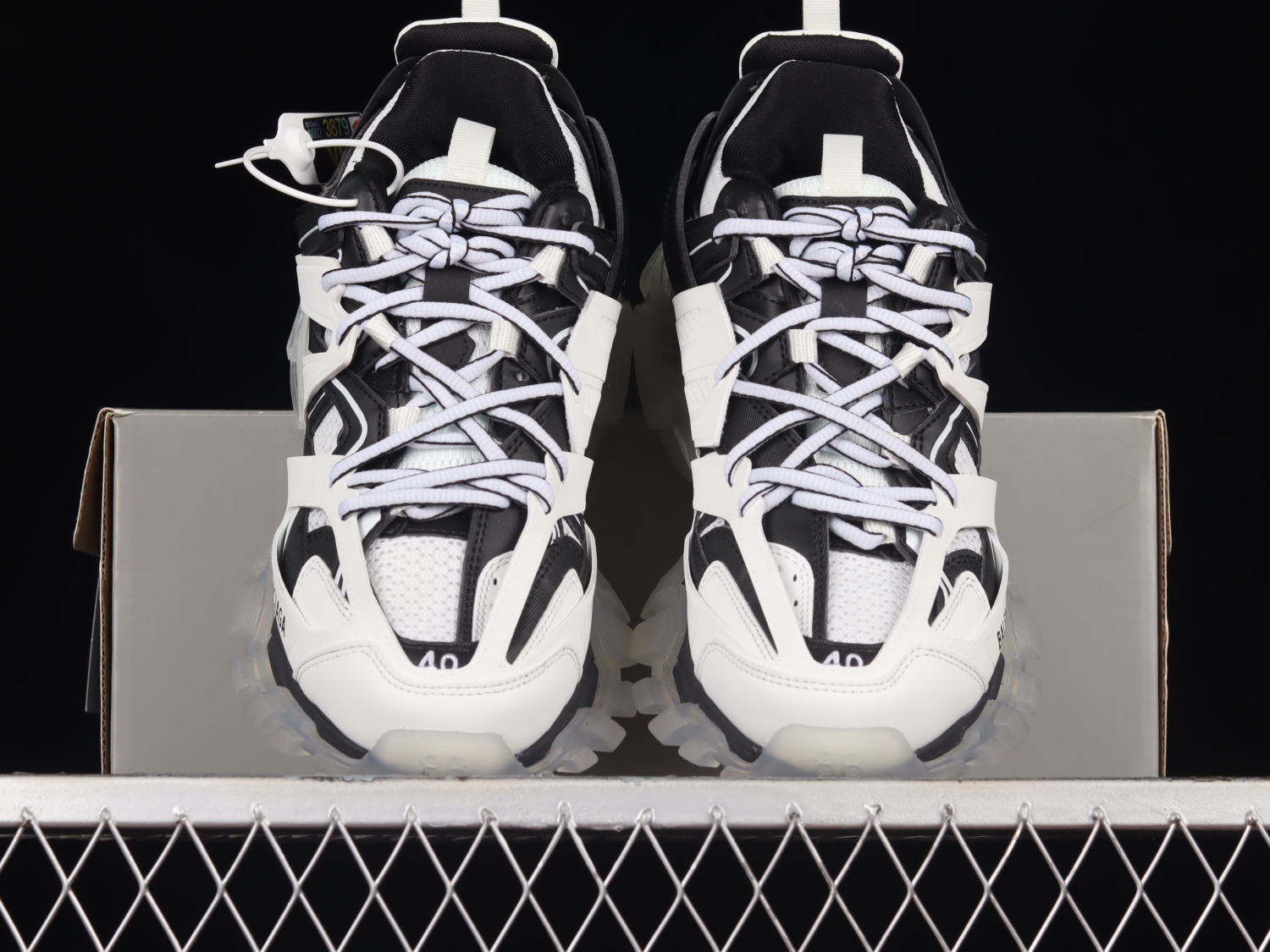 Bal**ci*ga Track Clear Sole White/Black (W) -  647741-W3BZ2-9010