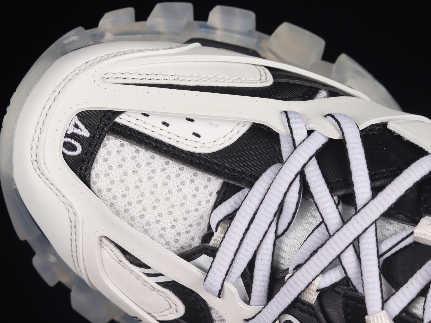 Bal**ci*ga Track Clear Sole White/Black (W) -  647741-W3BZ2-9010