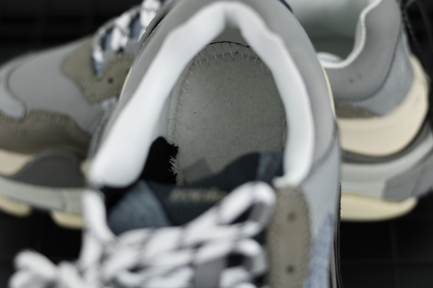 Bal**ci*ga Triple S Sneaker Gray ECBA700320H
