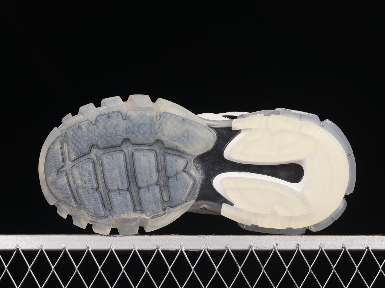 Bal**ci*ga Track Clear Sole White/Black (W) -  647741-W3BZ2-9010