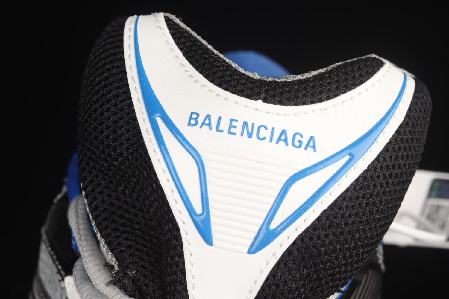 Bal**ci*ga X-Pander 6.0  653870-W2EA4-4012