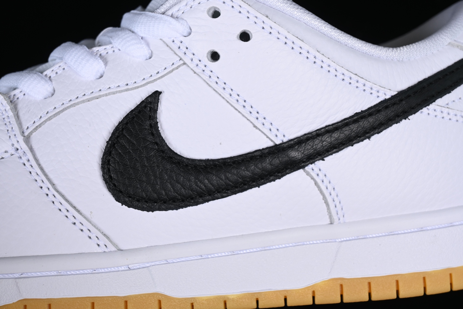 Nike SB Dunk Low Pro White Gum CD2563-101
