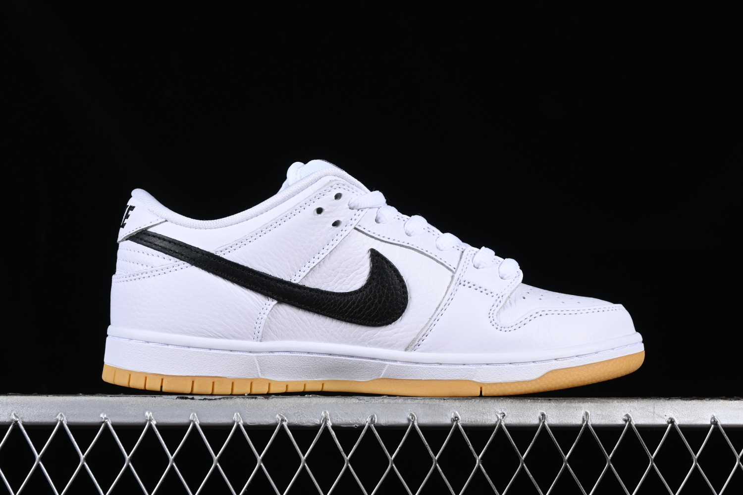 Nike SB Dunk Low Pro White Gum CD2563-101