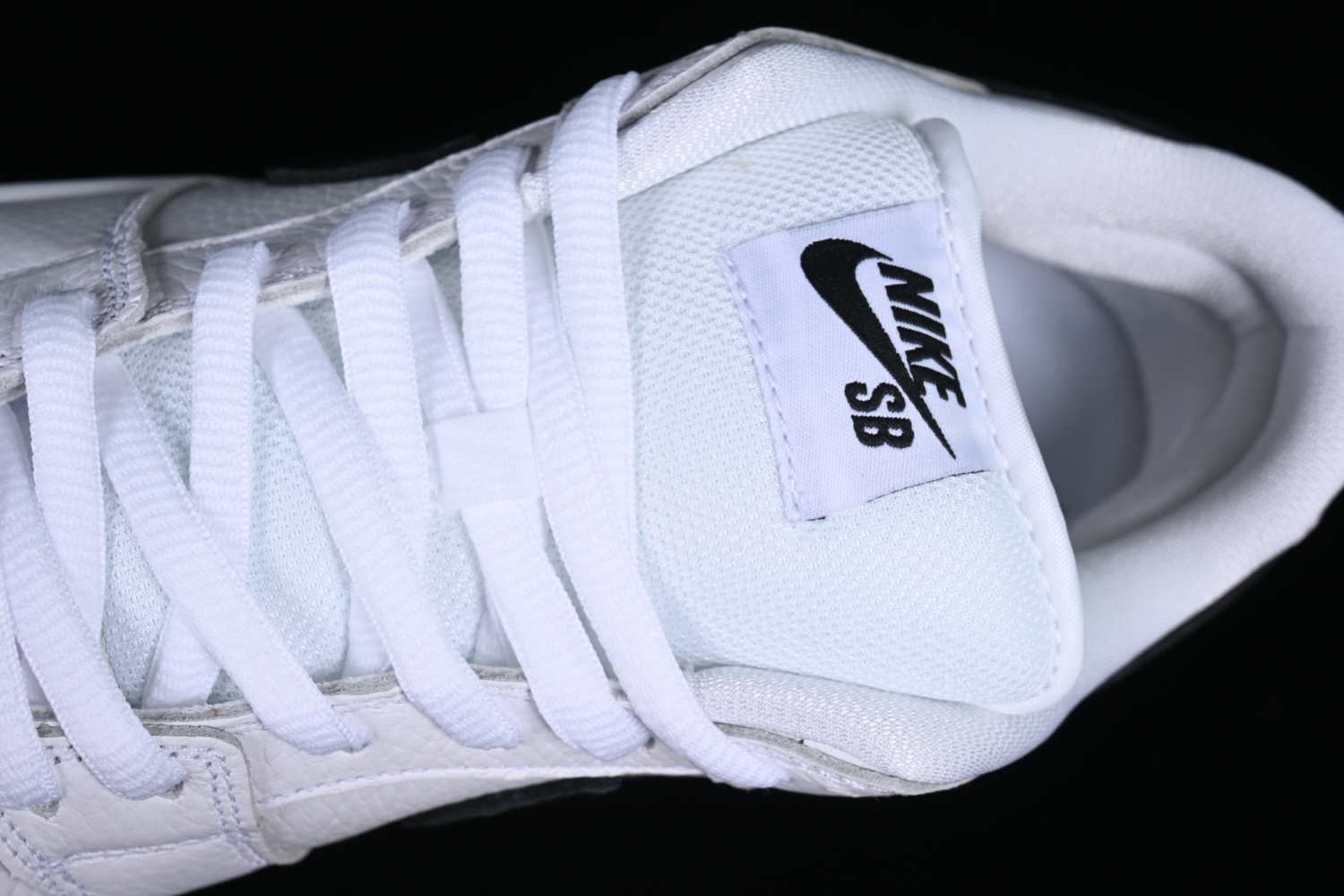 Nike SB Dunk Low Pro White Gum CD2563-101