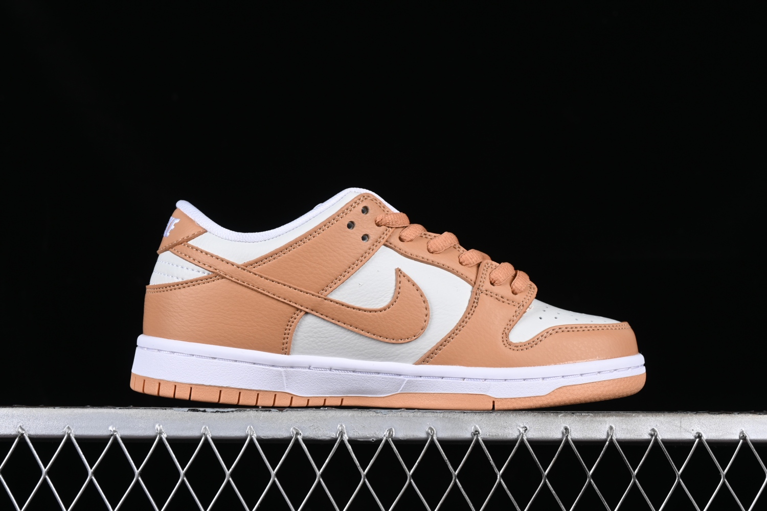 Nike SB Dunk Low Pro ISO Light Cognac DM8998-200