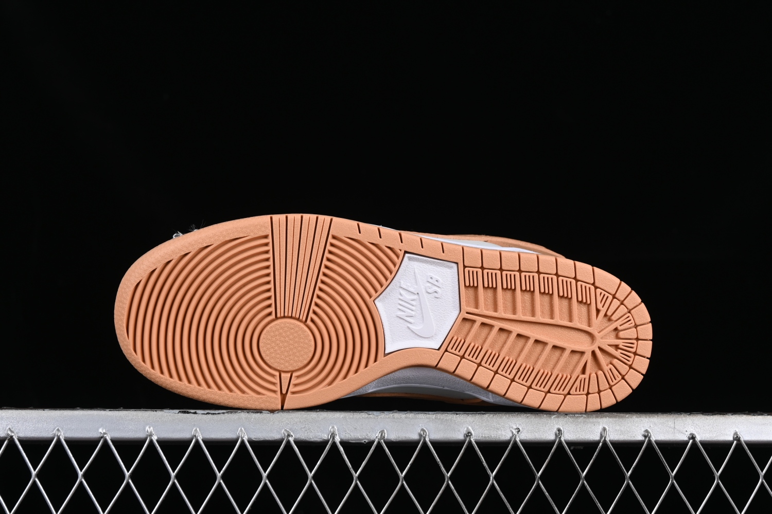 Nike SB Dunk Low Pro ISO Light Cognac DM8998-200