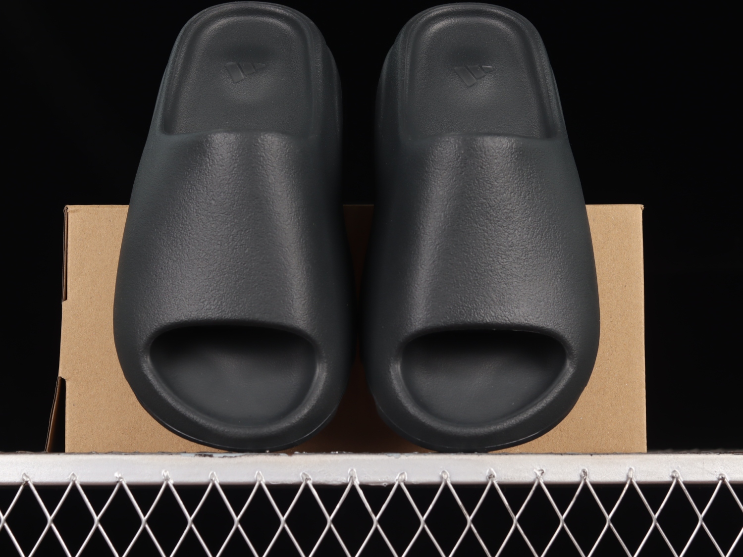 adidas Yeezy Slide Granite ID4132