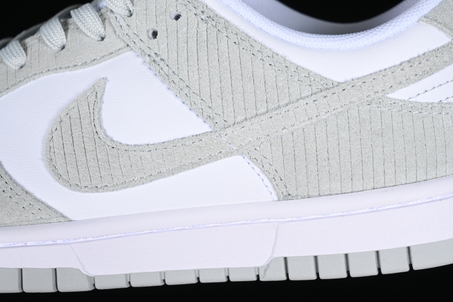Nike Dunk Low Light Silver Corduroy FN7658-100