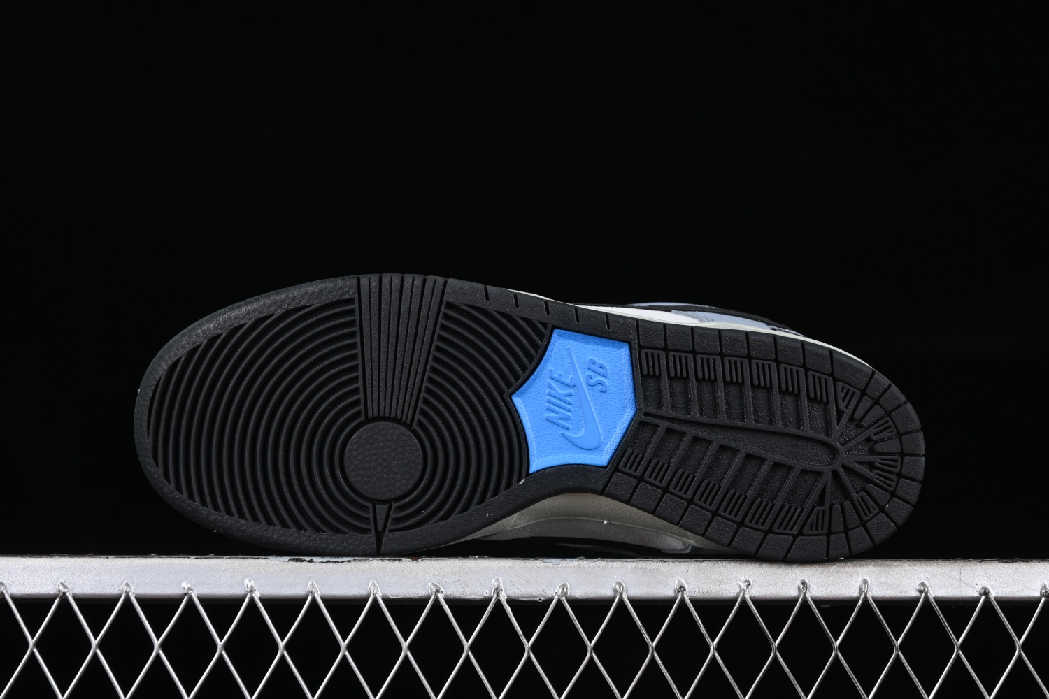 Nike SB Dunk Low Maple Leaf Central Park 313170-021