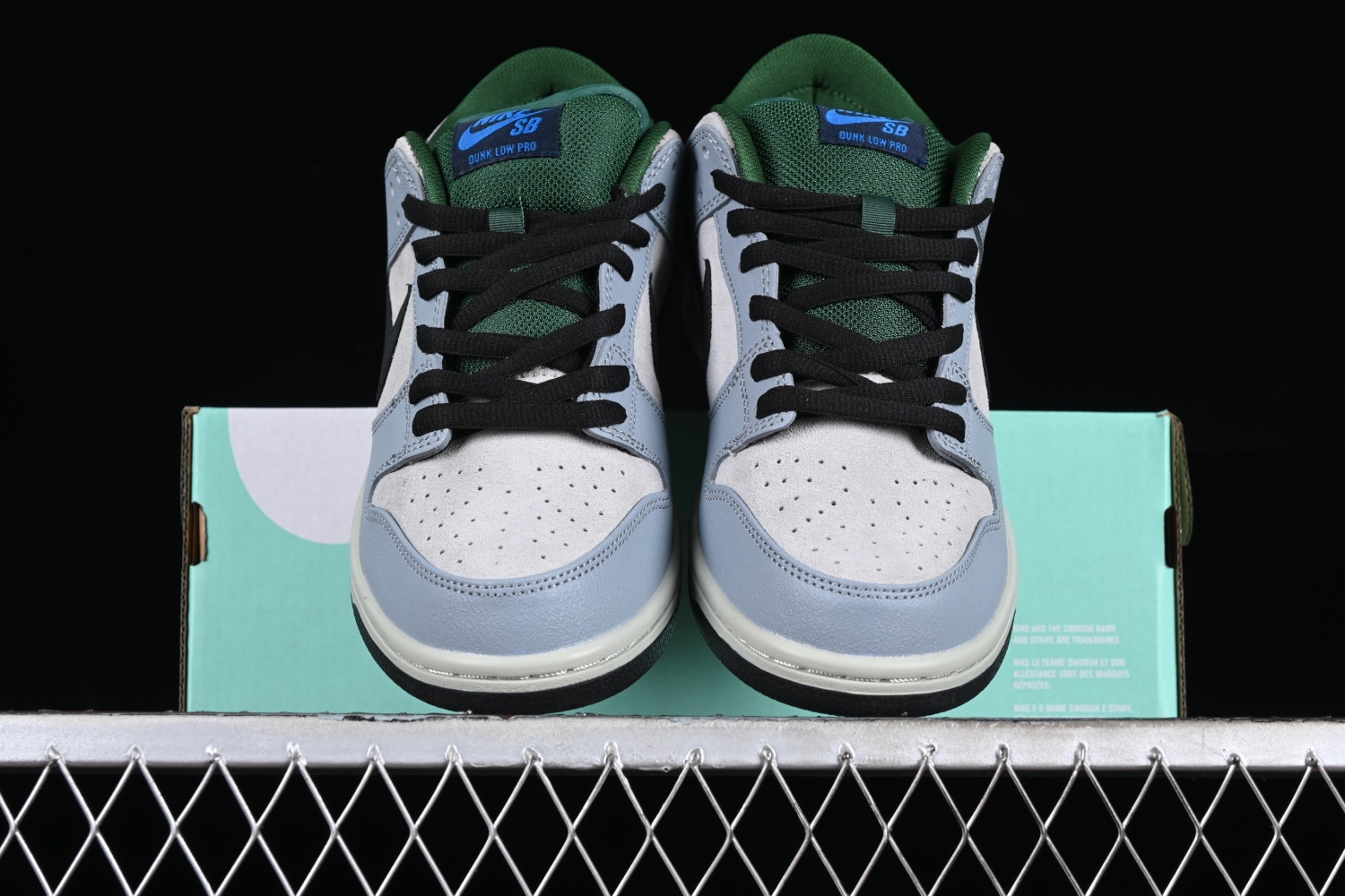 Nike SB Dunk Low Maple Leaf Central Park 313170-021