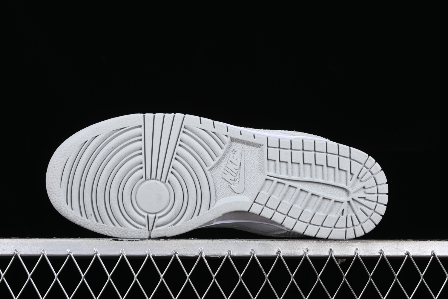 Nike Dunk Low Light Silver Corduroy FN7658-100
