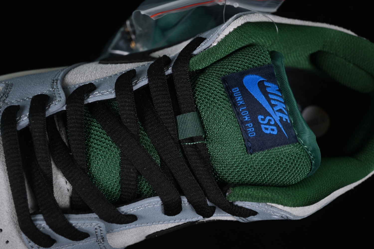 Nike SB Dunk Low Maple Leaf Central Park 313170-021