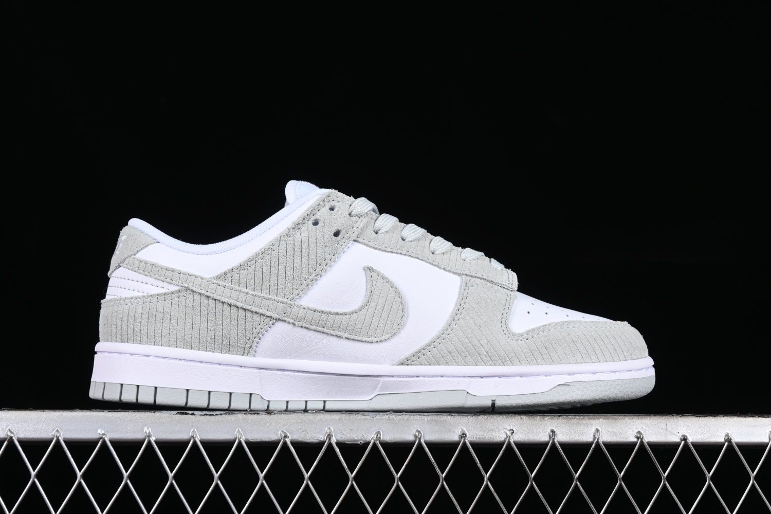 Nike Dunk Low Light Silver Corduroy FN7658-100