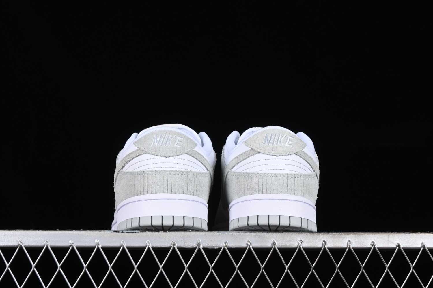 Nike Dunk Low Light Silver Corduroy FN7658-100