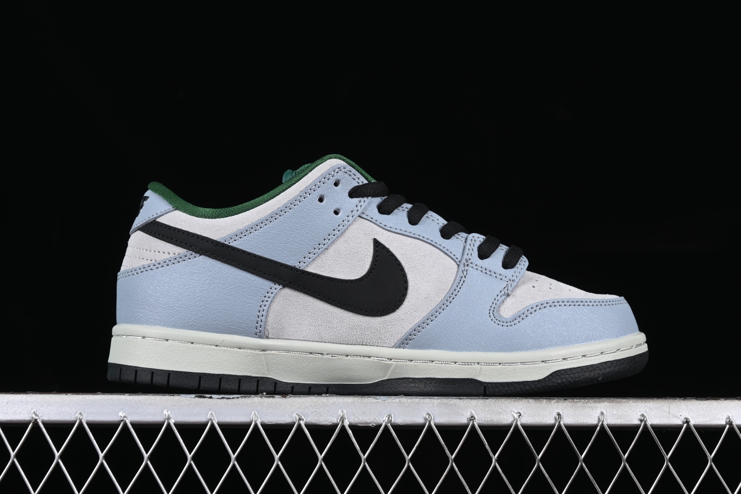Nike SB Dunk Low Maple Leaf Central Park 313170-021