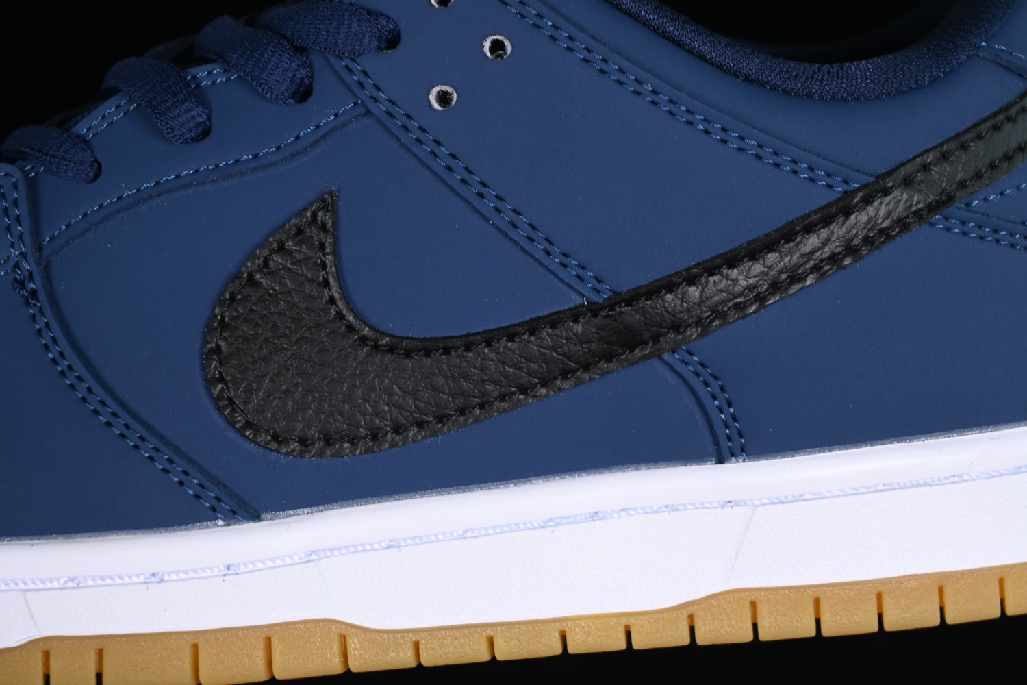 Nike SB Dunk Low Navy Black Gum CW7463-401